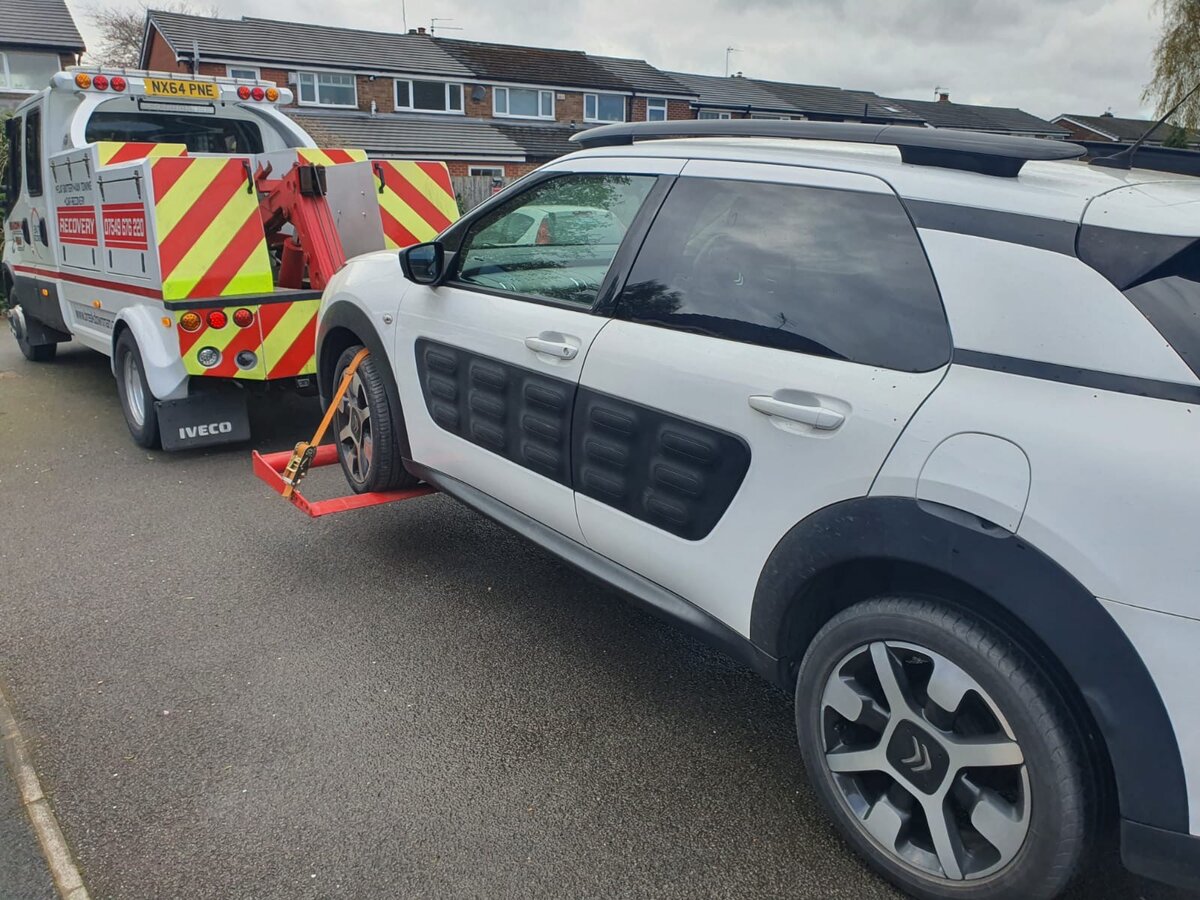 Recovering a Citroën C4 Cactus from a quiet residential street near Chester.